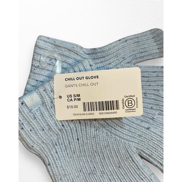NWT Athleta Girl Chill Out Gloves, Size S/M - Picture 2 of 3